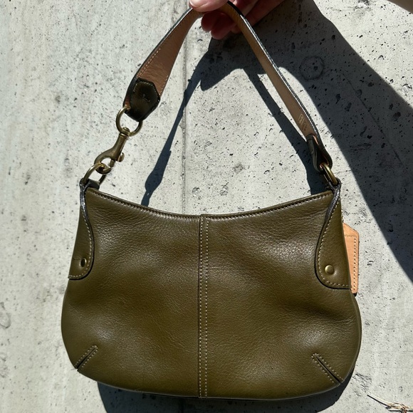 RARE Vintage 2002 Coach Legacy 9604 Milbrook Demi Leather Hobo Bag - Picture 2 of 14